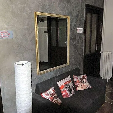 La Vela Hotel *
