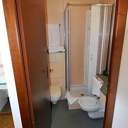 La Vela Hotel *